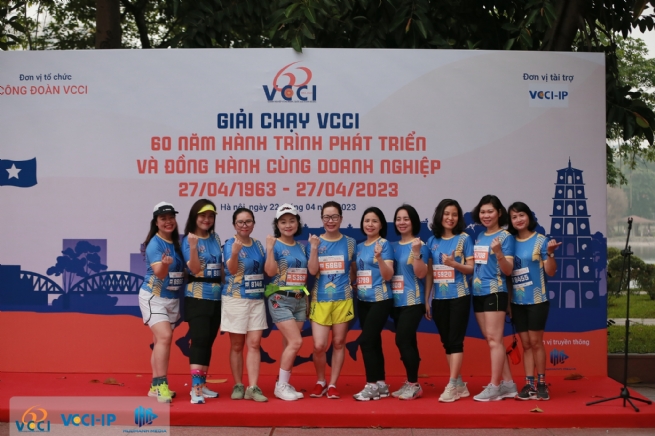 Công đoàn VCCI tổ chức Giải chạy chào mừng kỷ niệm 60 năm Ngày truyền thống VCCI Công đoàn VCCI tổ chức Giải chạy chào mừng kỷ niệm 60 năm Ngày truyền thống VCCI