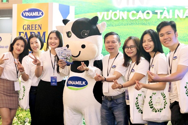 Vinamilk dẫn đầu Top 100 Nhà tuyển dụng được yêu thích nhất năm 2022 của CareerBuilder Vinamilk dẫn đầu Top 100 Nhà tuyển dụng được yêu thích nhất năm 2022 của CareerBuilder