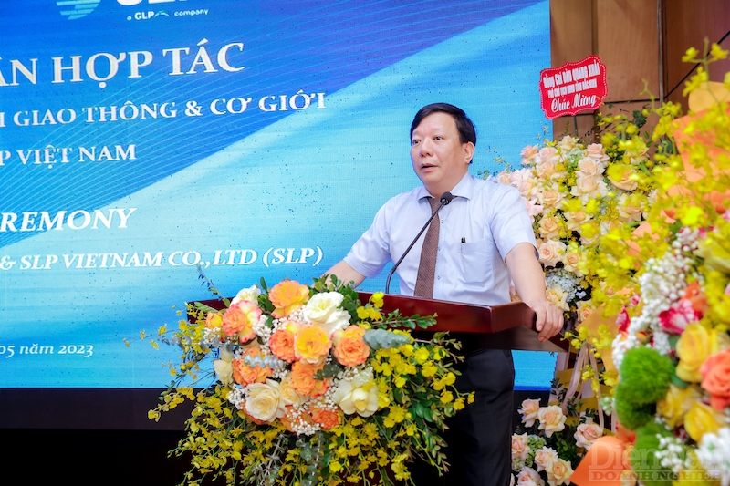 Hai ông lớn  Hai ông lớn