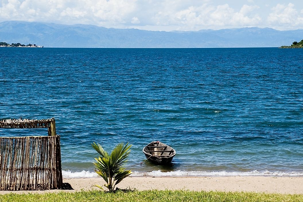 10 hồ nước lớn nhất thế giới