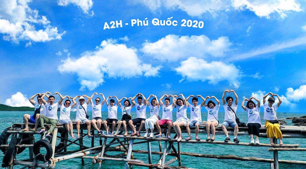 TẬP ĐOÀN HỒ GƯƠM: TIẾN CÙNG ĐẤT NƯỚC, SÁNH BƯỚC NĂM CHÂU TẬP ĐOÀN HỒ GƯƠM: TIẾN CÙNG ĐẤT NƯỚC, SÁNH BƯỚC NĂM CHÂU