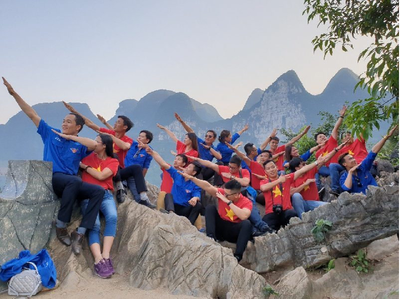 TẬP ĐOÀN HỒ GƯƠM: TIẾN CÙNG ĐẤT NƯỚC, SÁNH BƯỚC NĂM CHÂU TẬP ĐOÀN HỒ GƯƠM: TIẾN CÙNG ĐẤT NƯỚC, SÁNH BƯỚC NĂM CHÂU