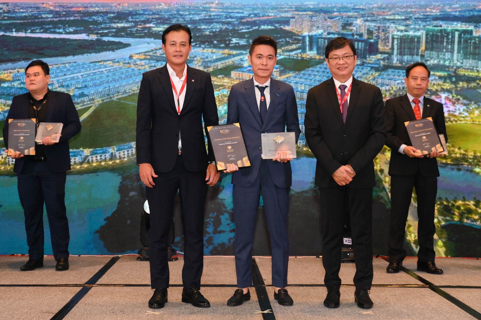 Vinhomes đạt Top 10 chủ đầu tư hàng đầu Việt Nam tại BCI Asia Awards 2023 Vinhomes đạt Top 10 chủ đầu tư hàng đầu Việt Nam tại BCI Asia Awards 2023