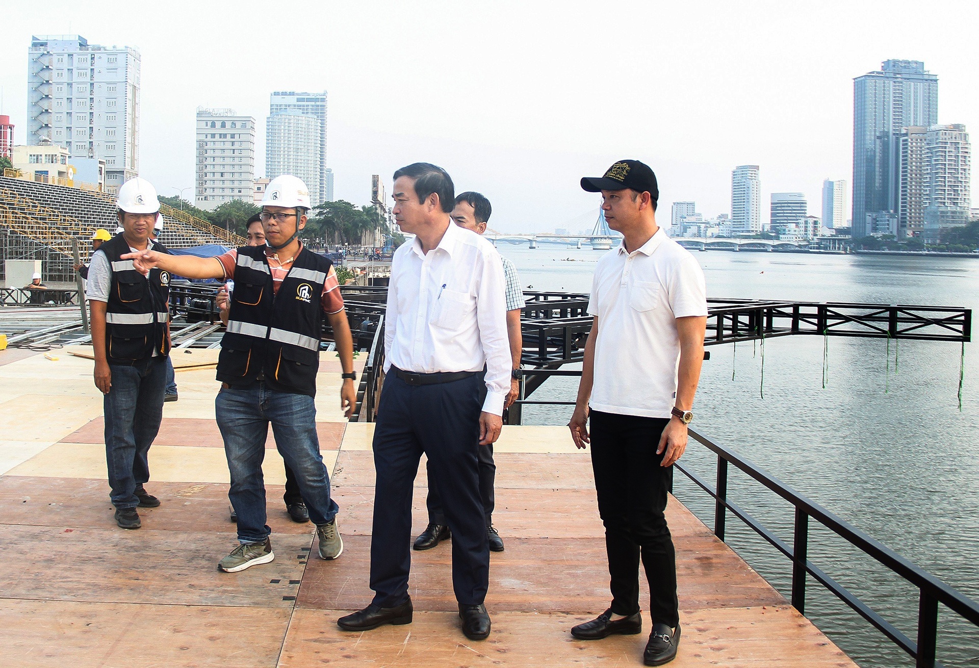 Khán đài 5.000 chỗ ngồi xem pháo hoa ở Đà Nẵng