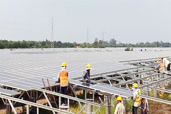 Thống nhất mức giá tạm thời với 15 nhà máy điện gió, điện mặt trời Thống nhất mức giá tạm thời với 15 nhà máy điện gió, điện mặt trời