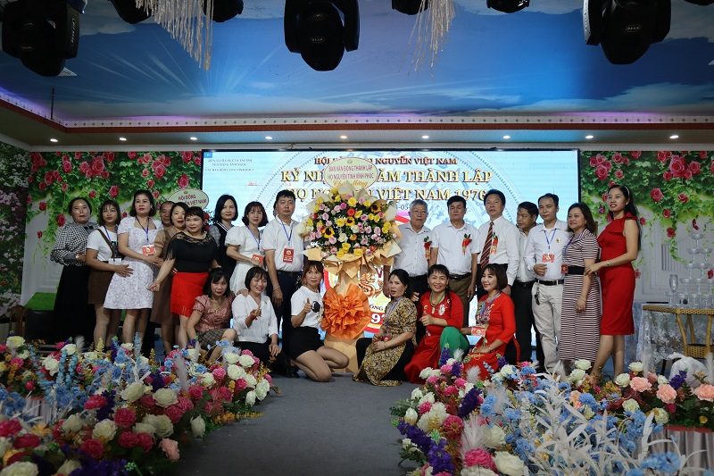 HỘI ĐỒNG NIÊN 1976 HỌ NGUYỄN VIỆT NAM KỶ NIỆM 5 NĂM NGÀY THÀNH LẬP HỘI ĐỒNG NIÊN 1976 HỌ NGUYỄN VIỆT NAM KỶ NIỆM 5 NĂM NGÀY THÀNH LẬP