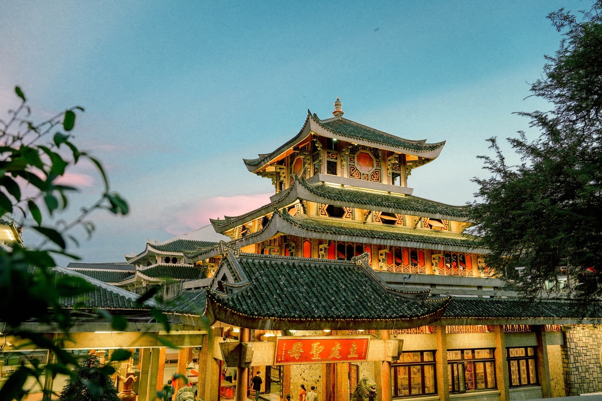 Du lịch hè với chi phí dưới 8 triệu đồng/người Du lịch hè với chi phí dưới 8 triệu đồng/người