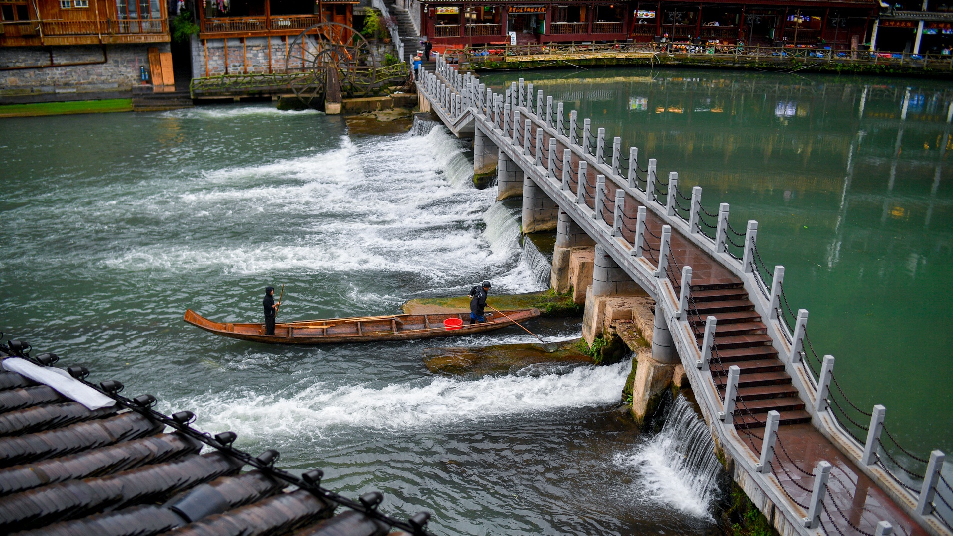 Chơi gì nếu chỉ có một ngày ở Phượng Hoàng cổ trấn