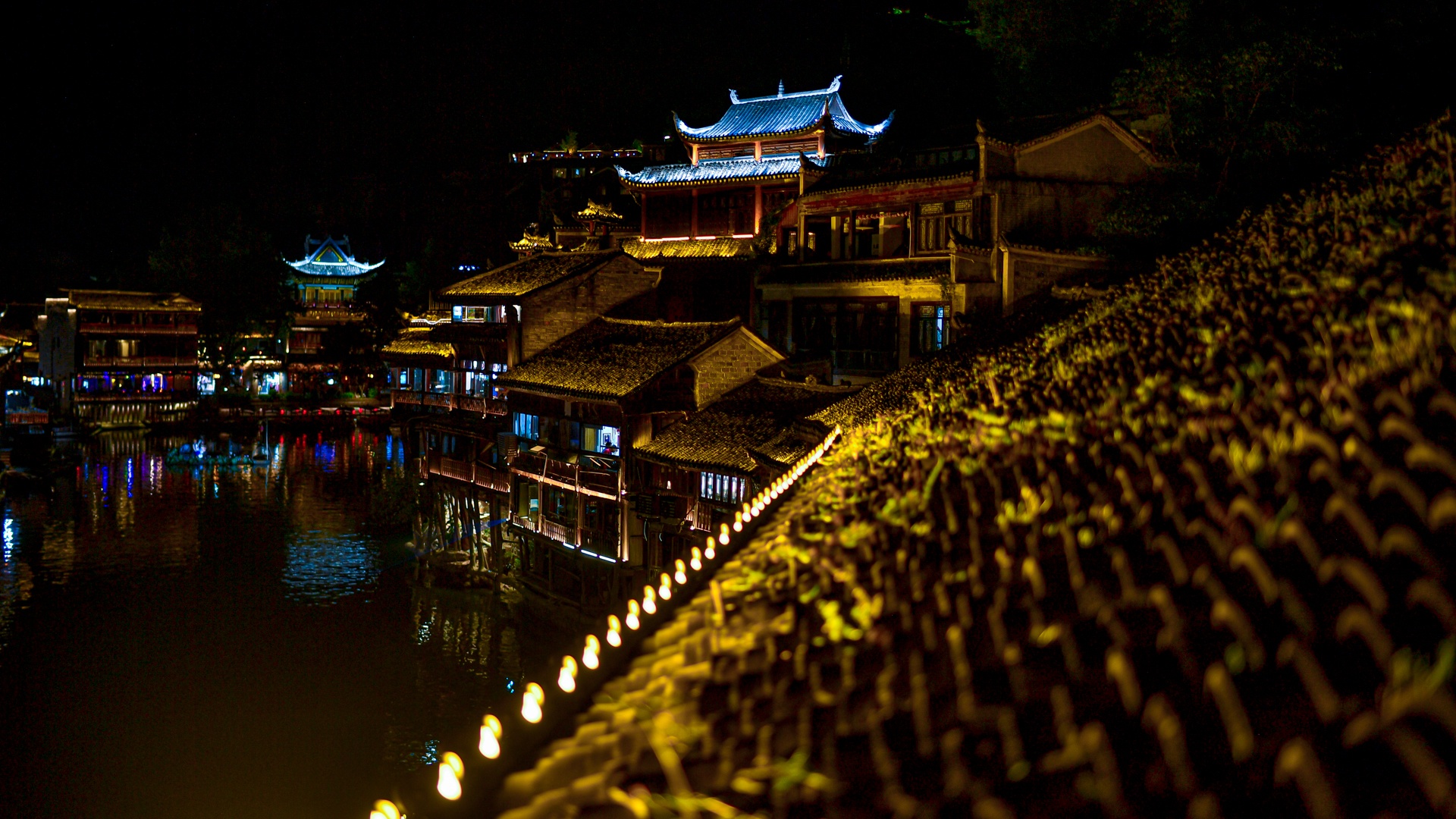 Chơi gì nếu chỉ có một ngày ở Phượng Hoàng cổ trấn