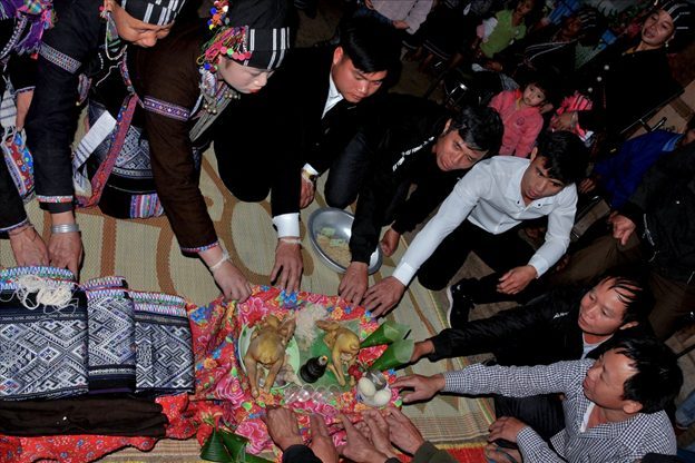 Khám phá nét độc đáo trong đám cưới người Lự Khám phá nét độc đáo trong đám cưới người Lự