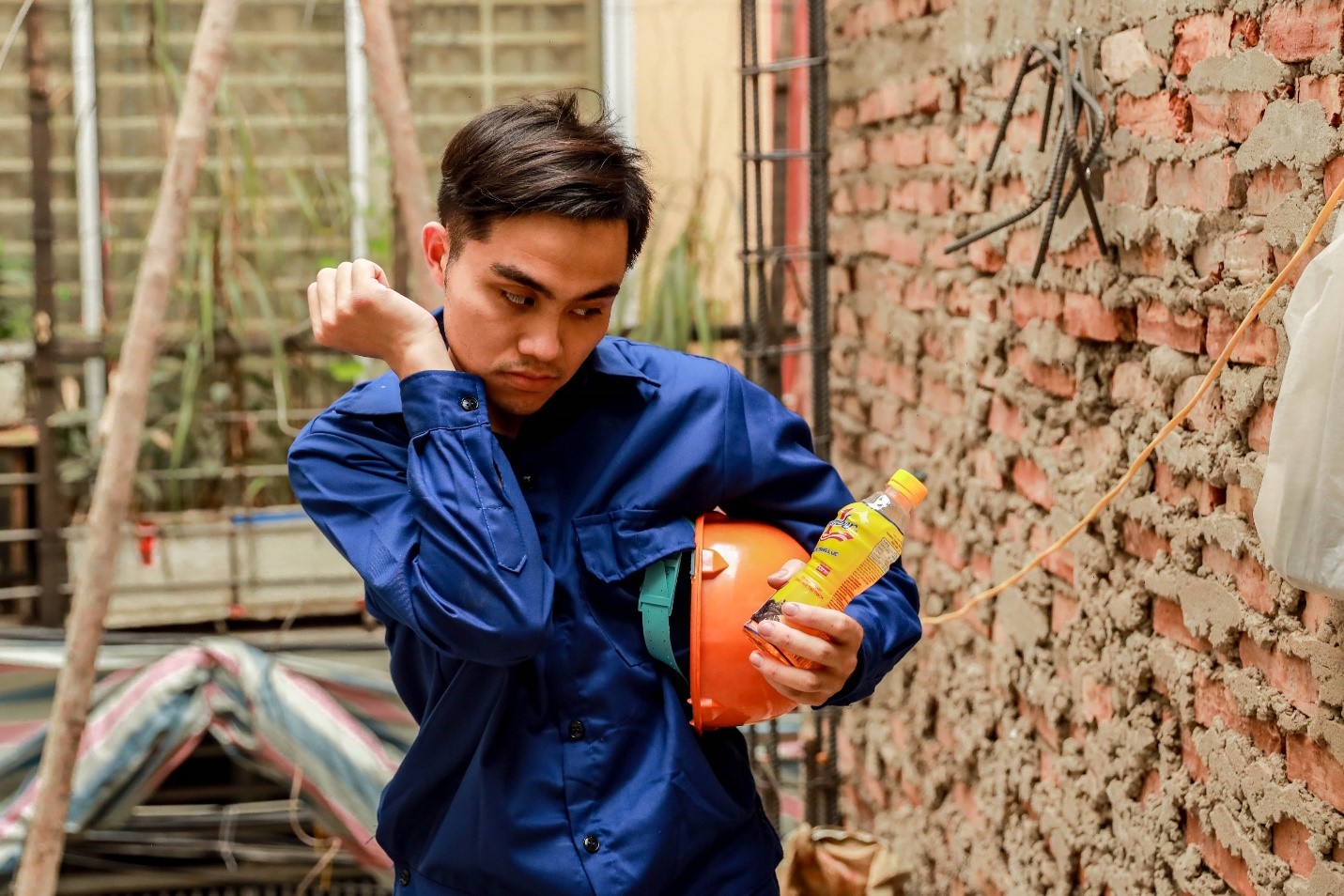 Làm việc giữa thời tiết nắng nóng và những điều cần biết Làm việc giữa thời tiết nắng nóng và những điều cần biết