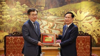 Chủ tịch VCCI tiếp cựu Thị trưởng thành phố Busan Suh Byung Soo Chủ tịch VCCI tiếp cựu Thị trưởng thành phố Busan Suh Byung Soo