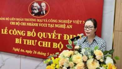 Trao quyết định Bí thư Chi bộ Chi nhánh VCCI tại Nghệ An Trao quyết định Bí thư Chi bộ Chi nhánh VCCI tại Nghệ An
