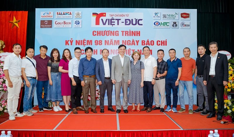 Ra mắt Câu lạc bộ Nhiếp ảnh Quốc tế Việt - Đức Ra mắt Câu lạc bộ Nhiếp ảnh Quốc tế Việt - Đức