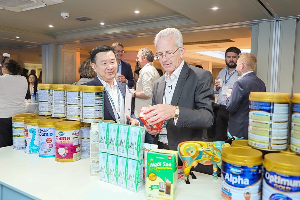 Vinamilk – Đại diện duy nhất từ Asean tham luận và nhận giải thưởng lớn tại Hội nghị sữa toàn cầu 2023 Vinamilk – Đại diện duy nhất từ Asean tham luận và nhận giải thưởng lớn tại Hội nghị sữa toàn cầu 2023