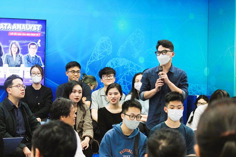 Doanh nghiệp nào đang sở hữu nhiều chương trình hấp dẫn nhất với nguồn lực trẻ, nguồn lực công nghệ? Doanh nghiệp nào đang sở hữu nhiều chương trình hấp dẫn nhất với nguồn lực trẻ, nguồn lực công nghệ?