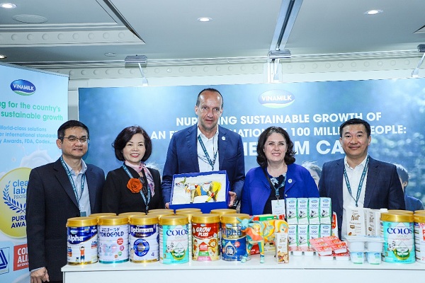 Vinamilk – Đại diện duy nhất từ Asean tham luận và nhận giải thưởng lớn tại Hội nghị sữa toàn cầu 2023 Vinamilk – Đại diện duy nhất từ Asean tham luận và nhận giải thưởng lớn tại Hội nghị sữa toàn cầu 2023