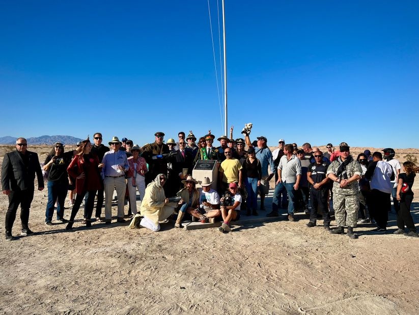 Tự lập 'quốc gia' sau khi không còn nơi nào để ghé thăm