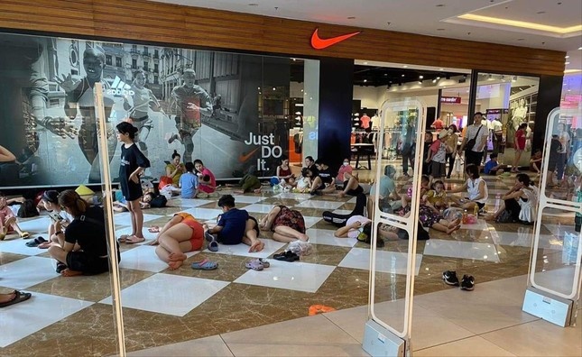 Du khách Hạ Long ngán ngẩm vì mất điện Du khách Hạ Long ngán ngẩm vì mất điện