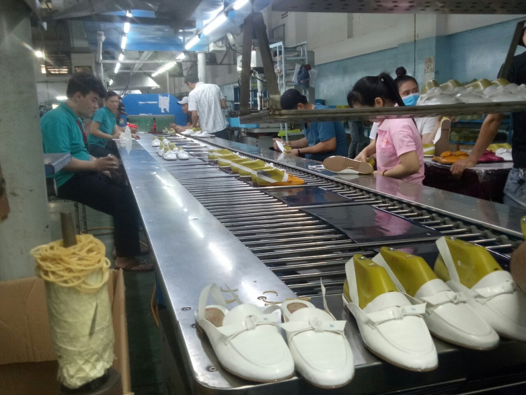 Gia công đơn hàng nhỏ, doanh nghiệp cầm cự chờ phục hồi Gia công đơn hàng nhỏ, doanh nghiệp cầm cự chờ phục hồi