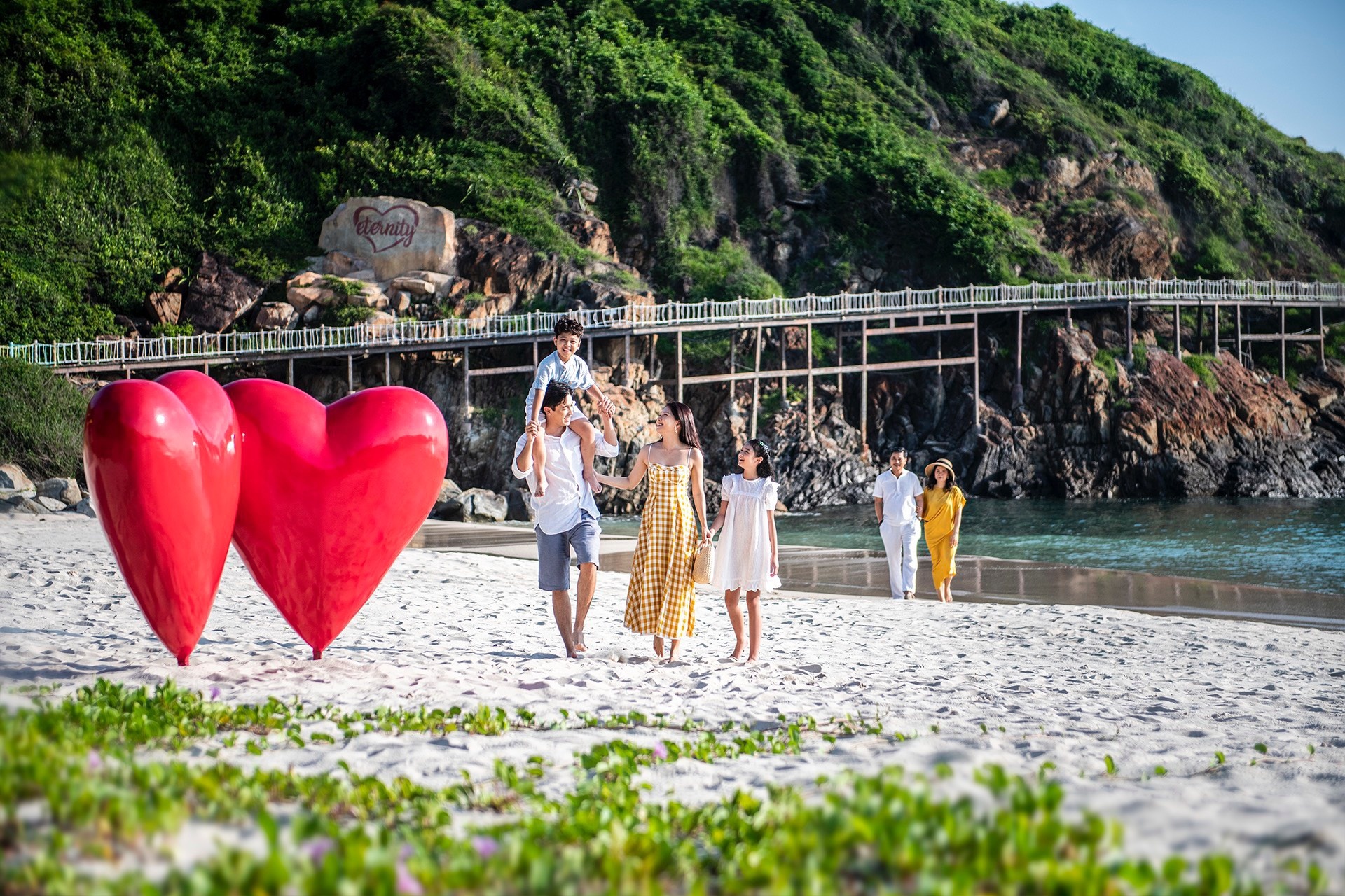 Vinpearl - điểm du lịch biển đa trải nghiệm cho gia đình nhiều thế hệ Vinpearl - điểm du lịch biển đa trải nghiệm cho gia đình nhiều thế hệ