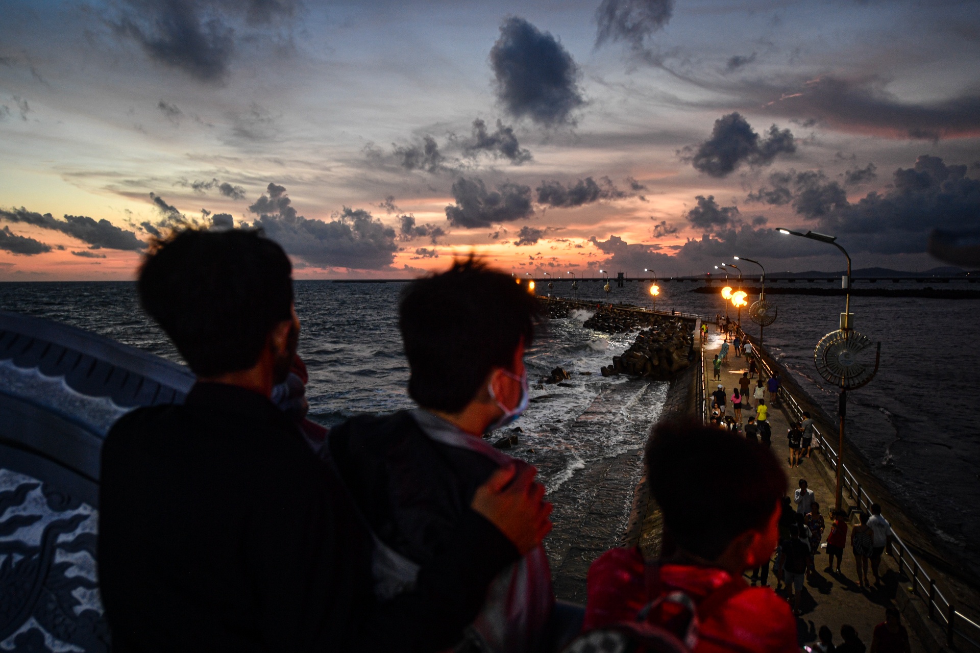 Ngôi đền nằm cạnh ngọn hải đăng ở Phú Quốc