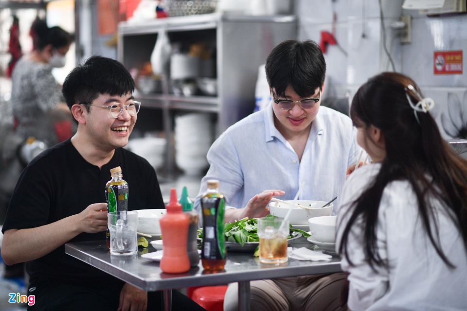 6 tháng đầu năm, Việt Nam đón hơn 5,5 triệu lượt khách quốc tế 6 tháng đầu năm, Việt Nam đón hơn 5,5 triệu lượt khách quốc tế