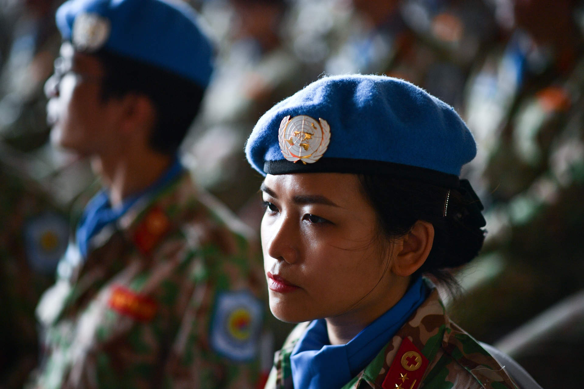 Chiến sĩ 'mũ nồi xanh' ôm tạm biệt gia đình trước giờ đến Nam Sudan Chiến sĩ 'mũ nồi xanh' ôm tạm biệt gia đình trước giờ đến Nam Sudan