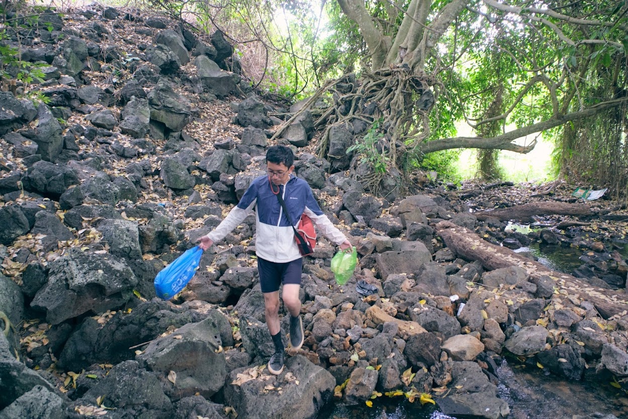 Những chuyến du lịch nhặt rác bất đắc dĩ