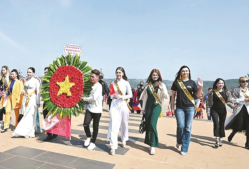 Hoàng Thanh Loan: Từ doanh nhân đam mê thiện nguyện đến Hoa hậu Đại sứ Doanh nhân Toàn cầu 2023 Hoàng Thanh Loan: Từ doanh nhân đam mê thiện nguyện đến Hoa hậu Đại sứ Doanh nhân Toàn cầu 2023