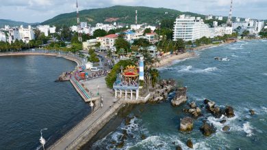 Ngôi đền nằm cạnh ngọn hải đăng ở Phú Quốc Ngôi đền nằm cạnh ngọn hải đăng ở Phú Quốc