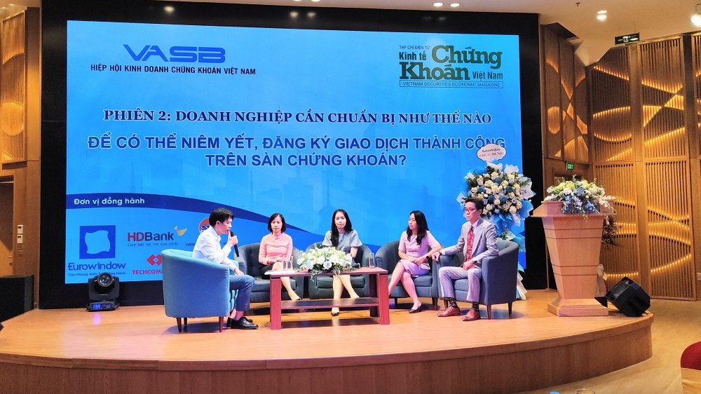 Tọa đàm: “Giải pháp thúc đẩy các doanh nghiệp lên sàn chứng khoán” Tọa đàm: “Giải pháp thúc đẩy các doanh nghiệp lên sàn chứng khoán”