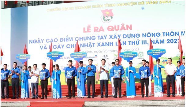 Ninh Bình: Ra quân Ngày cao điểm tình nguyện chung tay xây dựng nông thôn mới Ninh Bình: Ra quân Ngày cao điểm tình nguyện chung tay xây dựng nông thôn mới