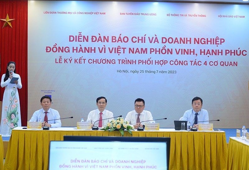 Diễn đàn Báo chí và Doanh nghiệp đồng hành vì Việt Nam phồn vinh, hạnh phúc Diễn đàn Báo chí và Doanh nghiệp đồng hành vì Việt Nam phồn vinh, hạnh phúc