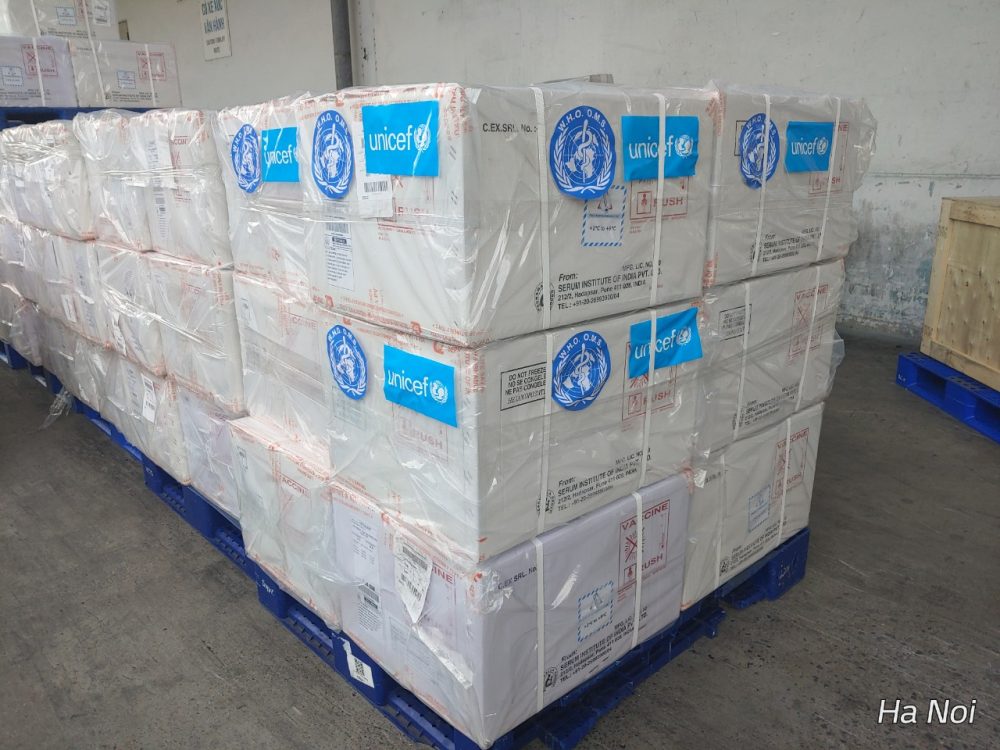 Tiêm chủng cho trẻ em được tăng cường nhờ sự hỗ trợ của WHO và UNICEF Tiêm chủng cho trẻ em được tăng cường nhờ sự hỗ trợ của WHO và UNICEF