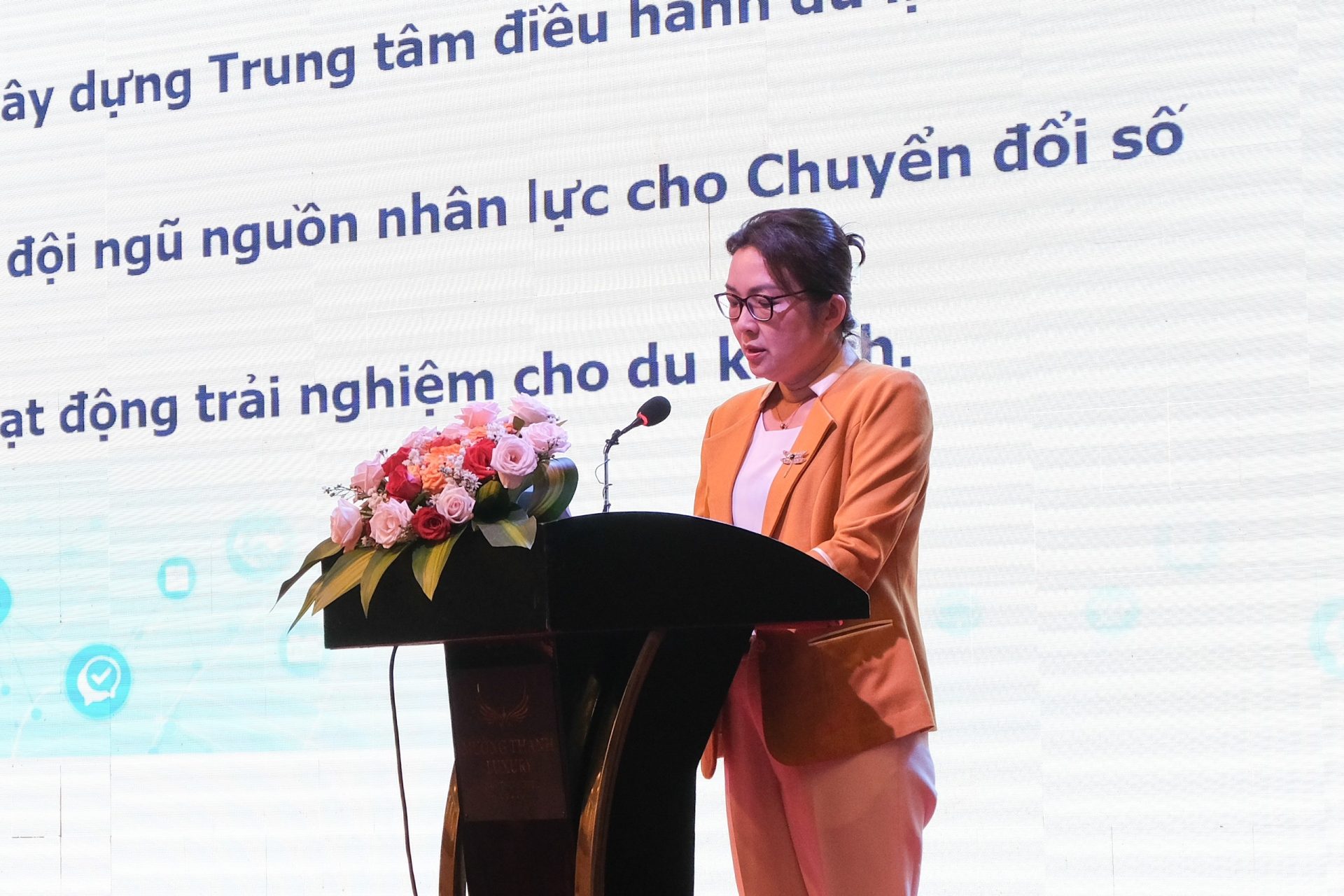 Chuyển đổi số du lịch TP.HCM và ĐBSCL