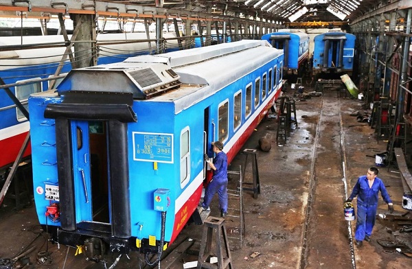 Băn khoăn đề xuất kéo dài lộ trình thực hiện niên hạn đầu máy, toa xe Băn khoăn đề xuất kéo dài lộ trình thực hiện niên hạn đầu máy, toa xe