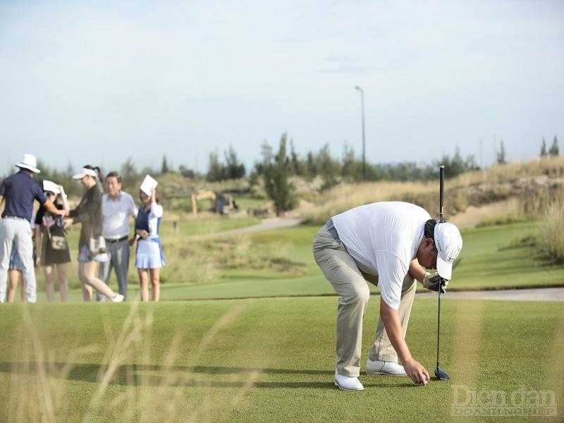 Thúc đẩy tiềm năng du lịch golf tại miền Trung Thúc đẩy tiềm năng du lịch golf tại miền Trung