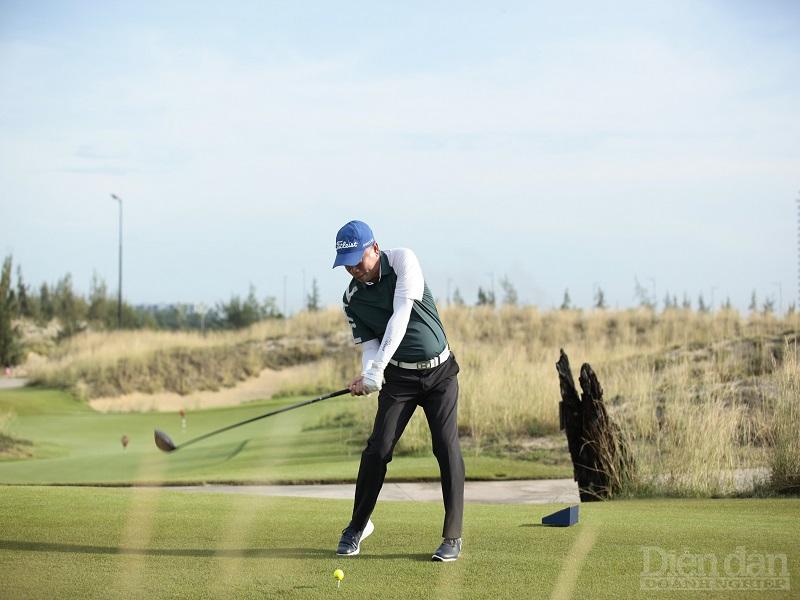 Thúc đẩy tiềm năng du lịch golf tại miền Trung Thúc đẩy tiềm năng du lịch golf tại miền Trung