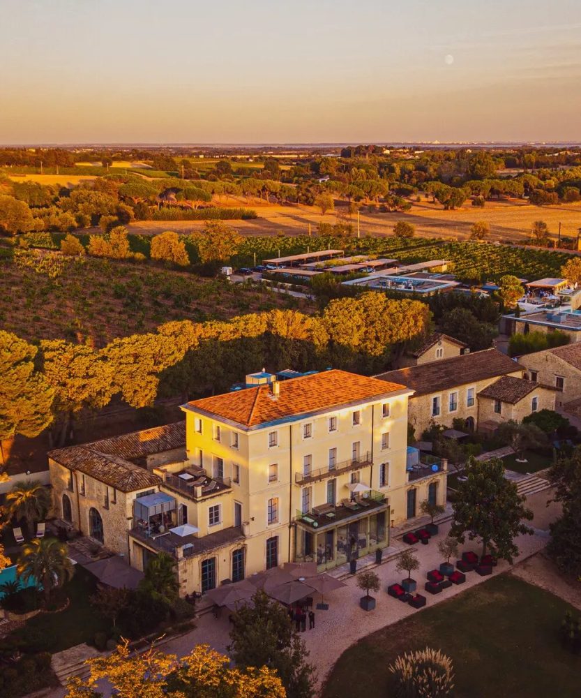 7 khách sạn lâu đài cạnh vườn nho ở Pháp