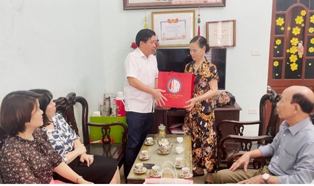 Nhiều hoạt động tri ân người có công với cách mạng và các gia đình liệt sĩ nhân dịp 27/7/2023 Nhiều hoạt động tri ân người có công với cách mạng và các gia đình liệt sĩ nhân dịp 27/7/2023