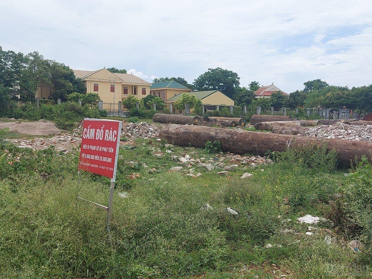 Nghệ An: Ô nhiễm, mất mỹ quan trước Khu lưu niệm cụ Phan Bội Châu