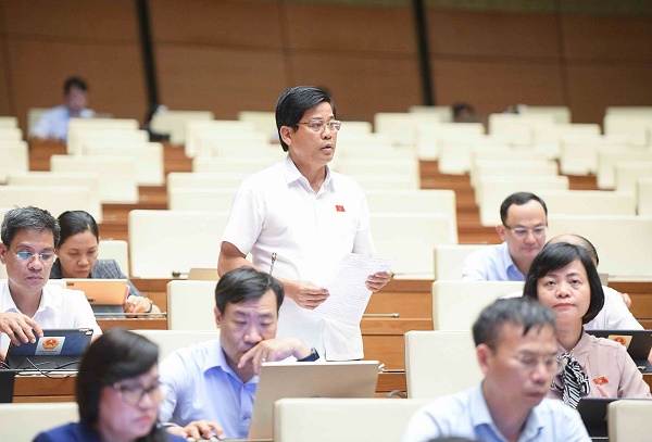 Đại biểu Quốc hội “bức xúc” vì dây cáp viễn thông “chằng chịt”