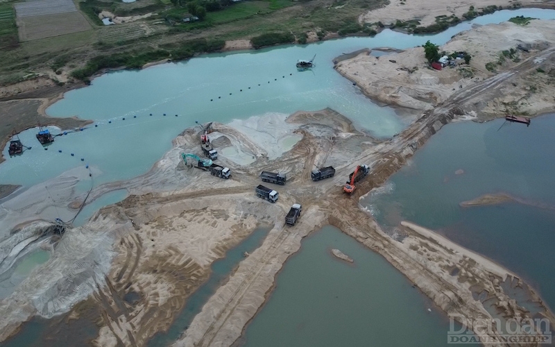 “Chảy máu” khoáng sản tại Phú Yên - Bài 5: Chính quyền vào cuộc! “Chảy máu” khoáng sản tại Phú Yên - Bài 5: Chính quyền vào cuộc!