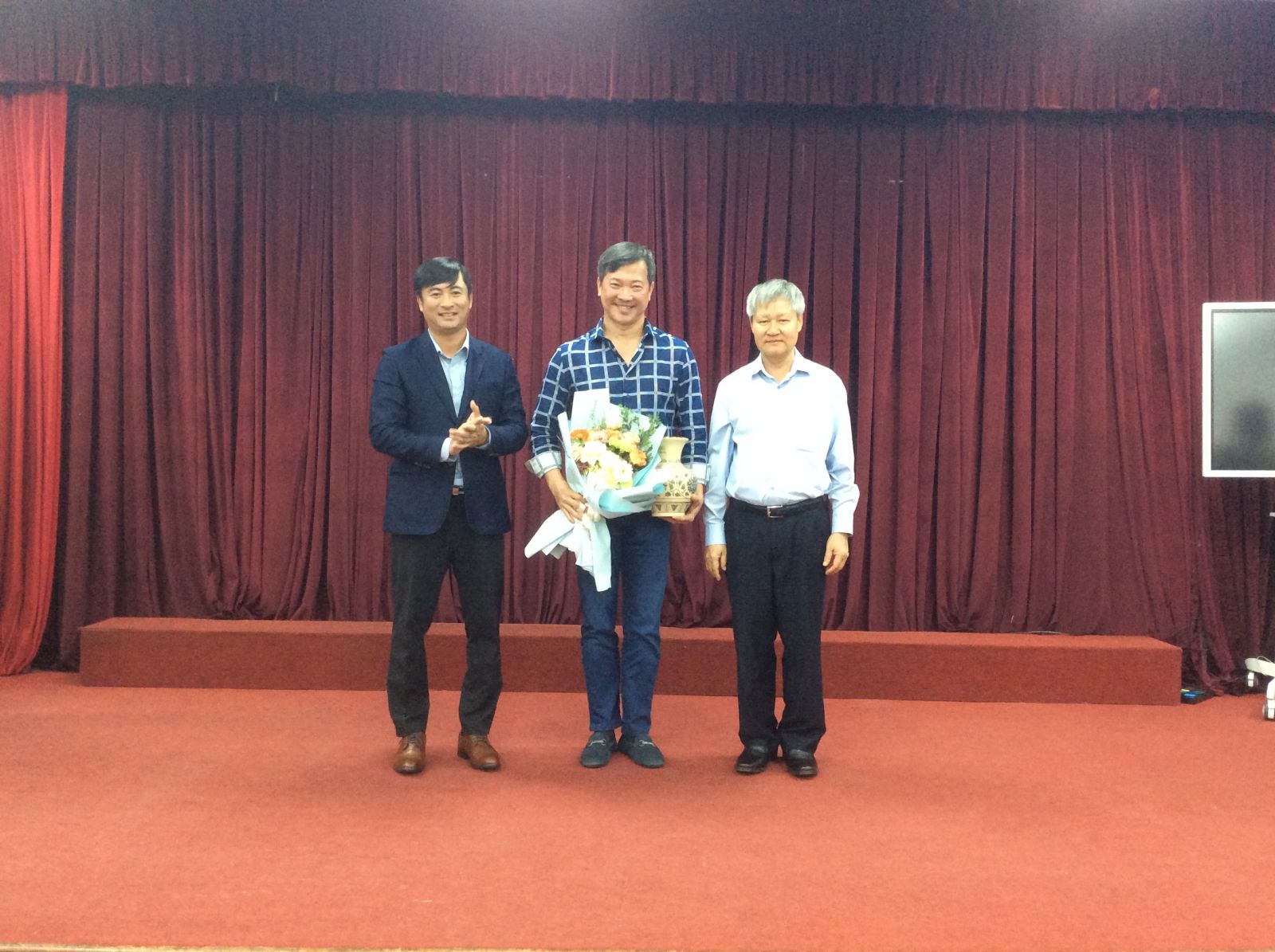 Con đường trở thành một nhà lãnh đạo sáng tạo Con đường trở thành một nhà lãnh đạo sáng tạo