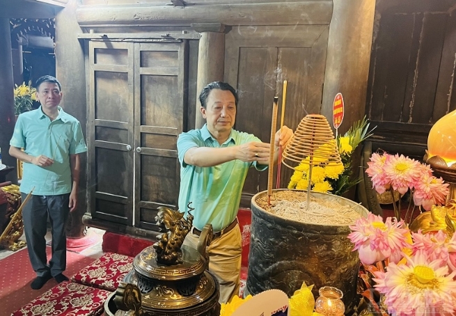 Đảng ủy VCCI dâng hương tại Khu Di tích lịch sử và danh lam thắng cảnh Yên Tử