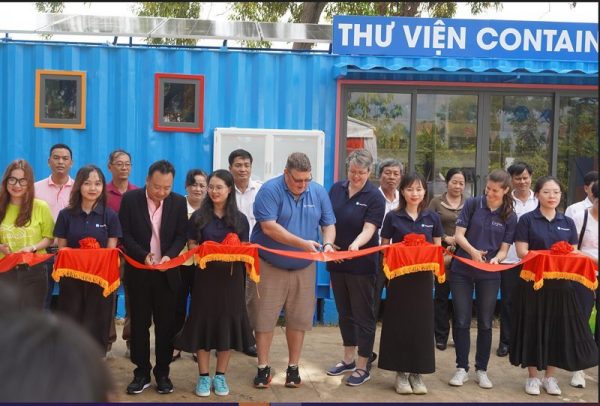 CÔNG TY CỔ PHẦN CHĂN NUÔI C.P VIỆT NAM ĐỐI TÁC TÀI TRỢ VÀNG DỰ ÁN “THƯ VIỆN CONTAINER” TẠI TỈNH LONG AN CÔNG TY CỔ PHẦN CHĂN NUÔI C.P VIỆT NAM ĐỐI TÁC TÀI TRỢ VÀNG DỰ ÁN “THƯ VIỆN CONTAINER” TẠI TỈNH LONG AN