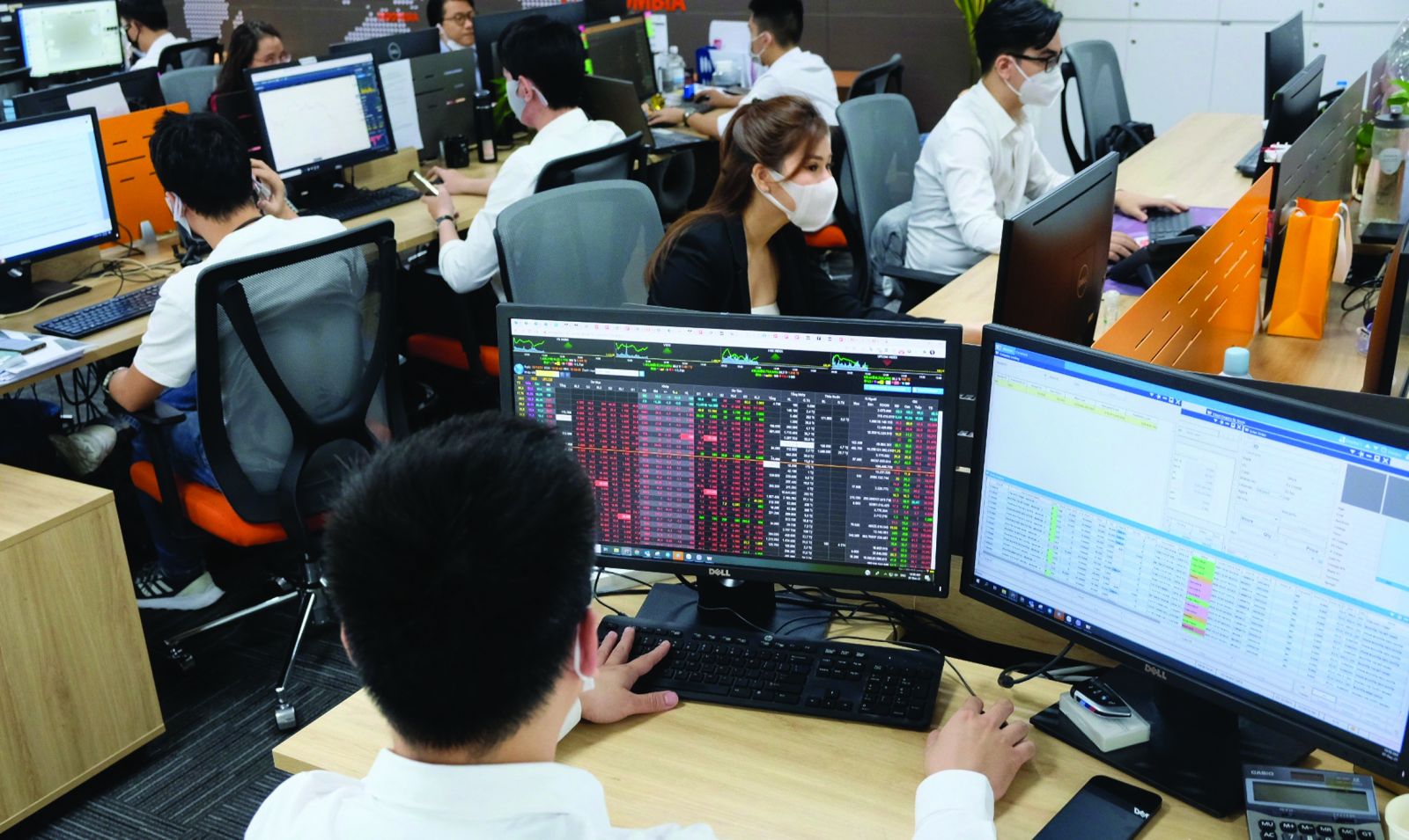 “Đón sóng” cổ phiếu “Đón sóng” cổ phiếu