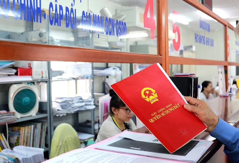 Sửa Luật Đất đai: Cân nhắc quy định về cấp Giấy chứng nhận quyền sử dụng đất Sửa Luật Đất đai: Cân nhắc quy định về cấp Giấy chứng nhận quyền sử dụng đất