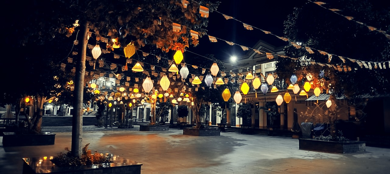 Trung thu lên đỉnh Núi Bà Đen thưởng ngoạn “vườn trăng”